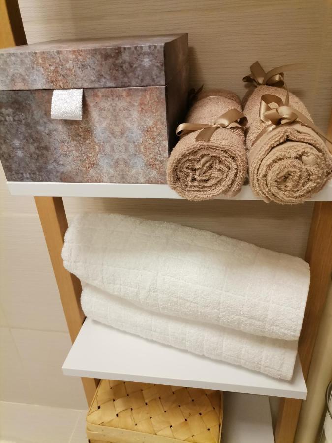 Appartamento Apartament Unirii Bucarest Esterno foto