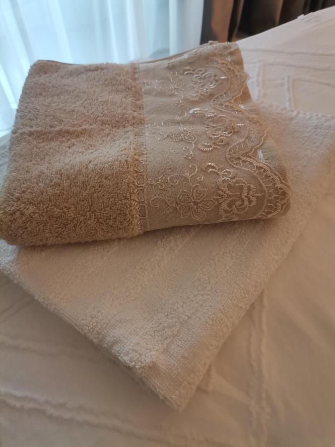 Appartamento Apartament Unirii Bucarest Esterno foto